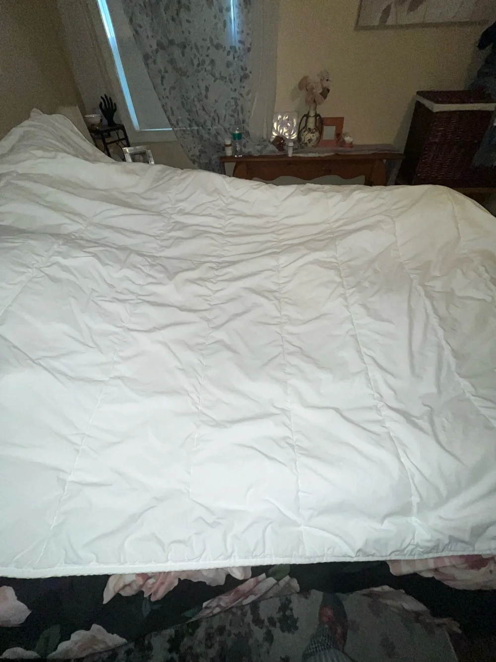 IKEA ~ White Comforter~ STJARNBRACKA~ Twin 80x58”